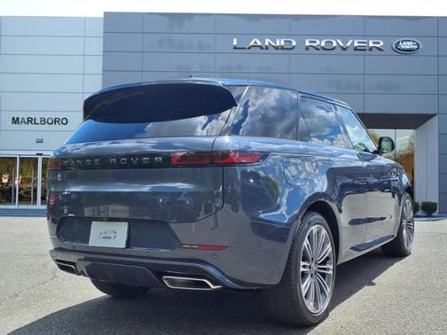 2025 Land Rover Range Rover Sport SE