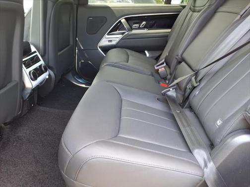 2025 Land Rover Range Rover SE LWB