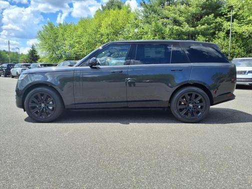 2025 Land Rover Range Rover SE LWB