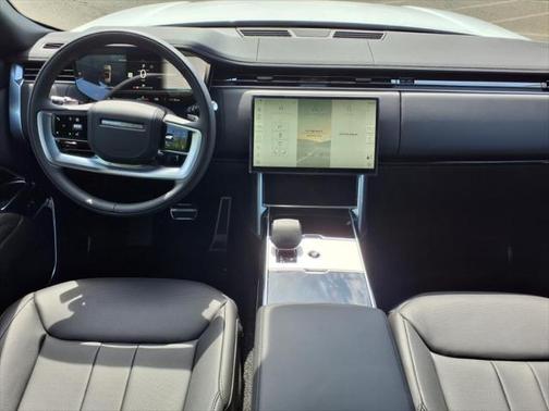 2025 Land Rover Range Rover P530 SE 7 Seat