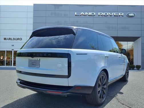 2025 Land Rover Range Rover P530 SE 7 Seat