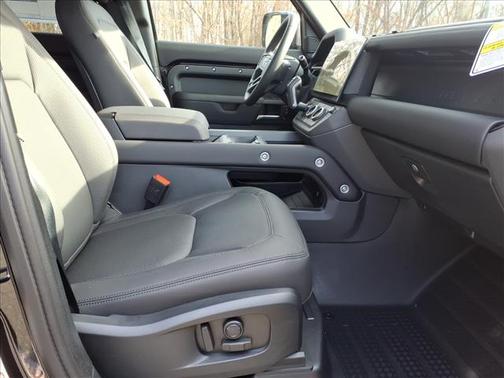 2026 Land Rover Defender X-Dynamic SE