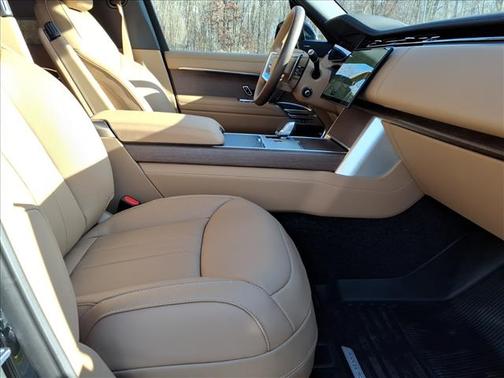 2026 Land Rover Range Rover P400 SE