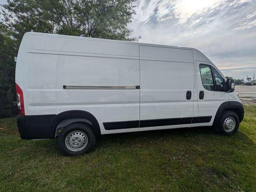 Bright White Clearcoat 2026 RAM ProMaster 2500 High Roof