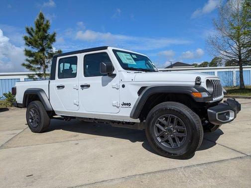 Bright White Clearcoat 2026 Jeep Gladiator Sport