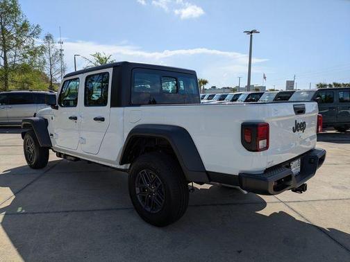 Bright White Clearcoat 2026 Jeep Gladiator Sport