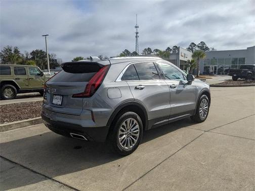 2024 Cadillac XT4 Premium Luxury