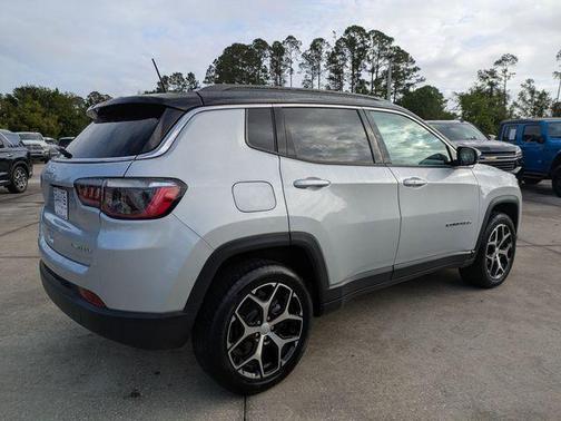 Silver Zynith 2024 Jeep Compass Limited