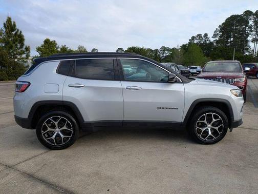 Silver Zynith 2024 Jeep Compass Limited