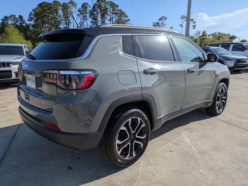Sting Gray Clearcoat 2024 Jeep Compass Limited