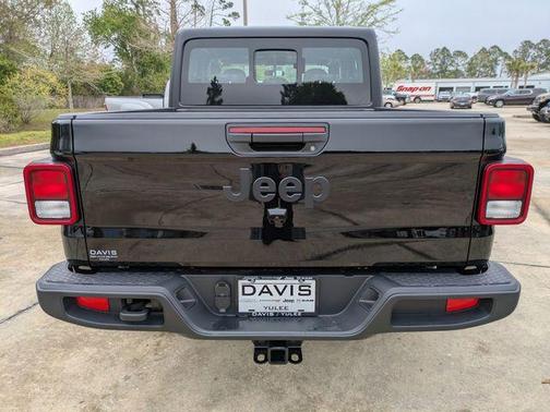 Black Clearcoat 2026 Jeep Gladiator Sport