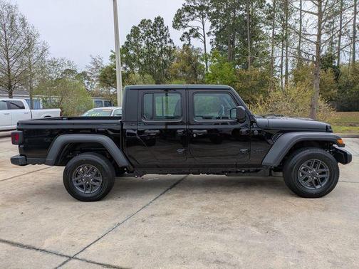 Black Clearcoat 2026 Jeep Gladiator Sport