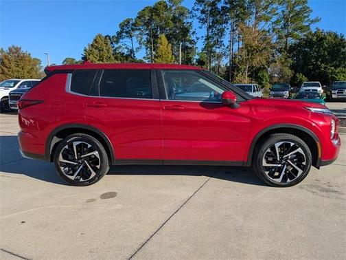 2023 Mitsubishi Outlander SE