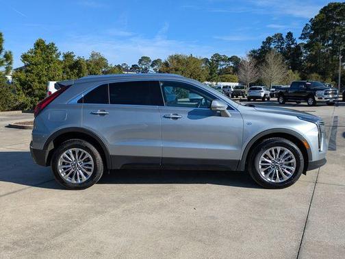 2024 Cadillac XT4 Premium Luxury