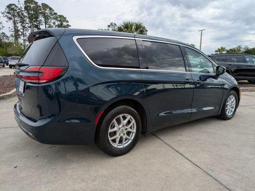 Fathom Blue Pearlcoat 2023 Chrysler Pacifica Touring-L