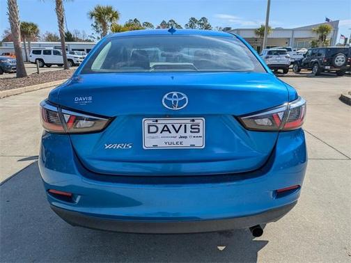 2019 Toyota Yaris Sedan LE