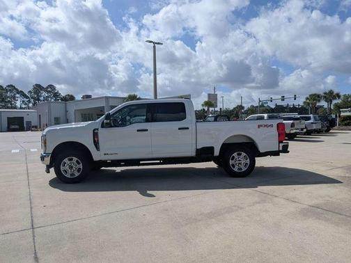 Oxford White 2025 Ford F-250 XLT