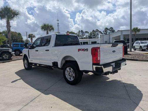 Oxford White 2025 Ford F-250 XLT