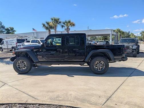 Black Clearcoat 2026 Jeep Gladiator Mojave
