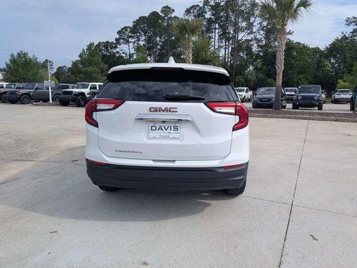 Summit White 2024 GMC Terrain SLE