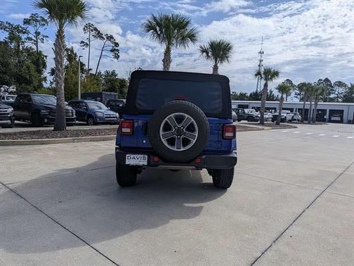 Ocean Blue Metallic 2018 Jeep Wrangler Unlimited Sahara