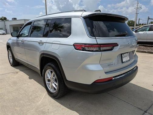2023 Jeep Grand Cherokee L Laredo