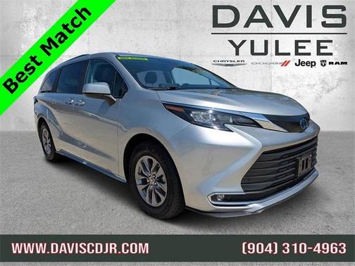 2024 Toyota Sienna XLE