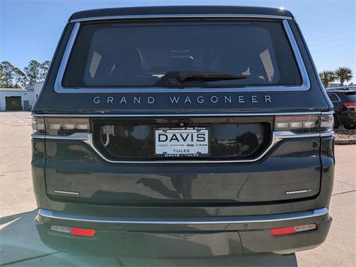 2022 Jeep Grand Wagoneer Series III