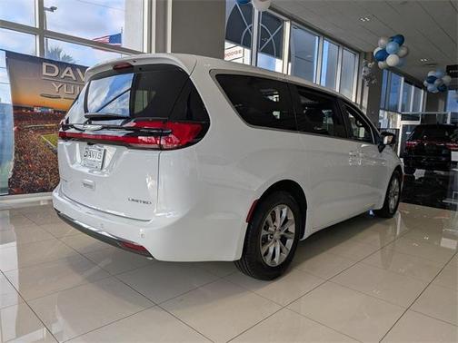 2026 Chrysler Pacifica Limited