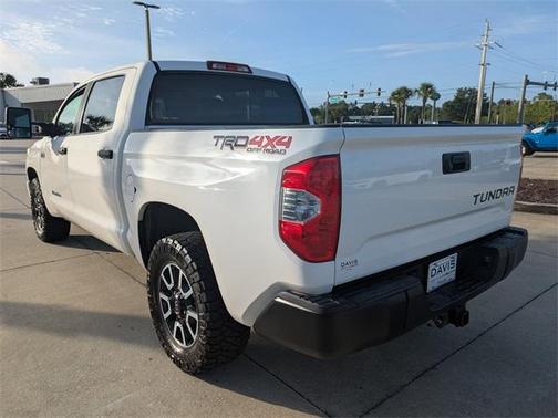 2017 Toyota Tundra SR5