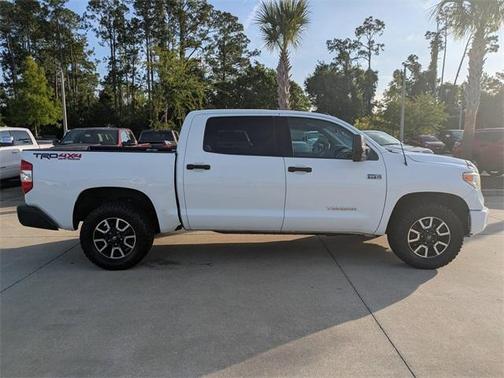 2017 Toyota Tundra SR5