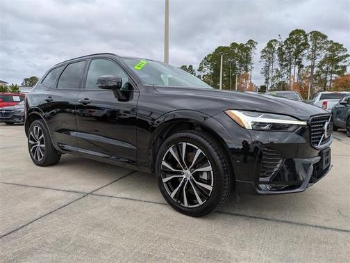 2024 Volvo XC60 B5 Plus Dark Theme