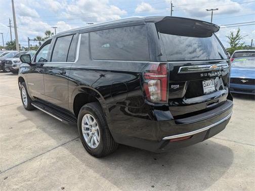 2023 Chevrolet Suburban LT