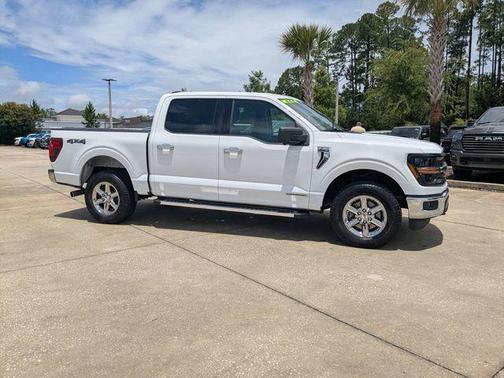 Oxford White 2024 Ford F-150 XLT