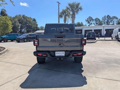 Granite Crystal Clearcoat Metallic 2026 Jeep Gladiator Mojave