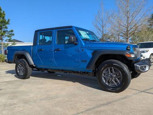 Hydro Blue Pearlcoat 2026 Jeep Gladiator Sport