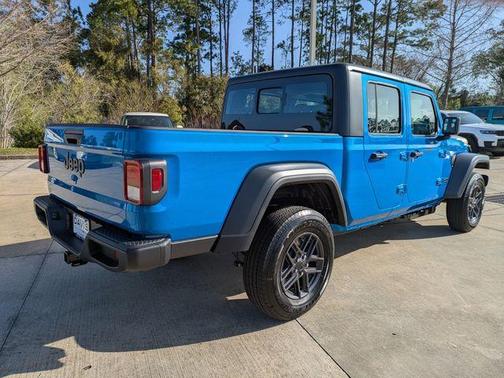 Hydro Blue Pearlcoat 2026 Jeep Gladiator Sport