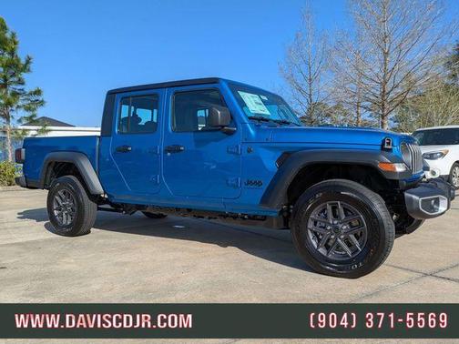 Hydro Blue Pearlcoat 2026 Jeep Gladiator Sport