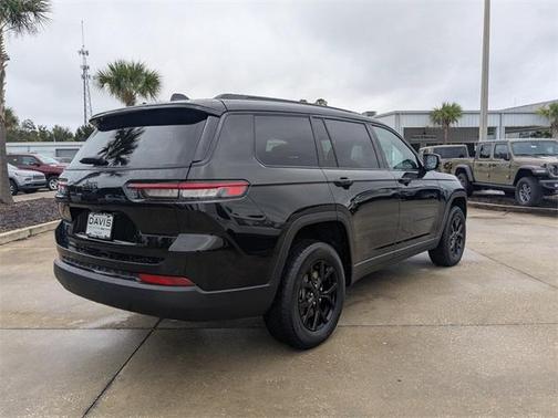 2025 Jeep Grand Cherokee L Laredo