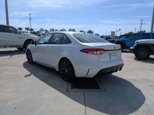 Ice 2024 Toyota Corolla SE