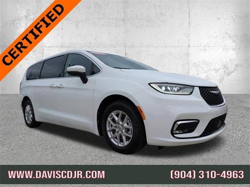 2023 Chrysler Pacifica Touring-L
