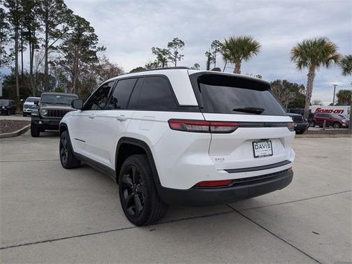 2023 Jeep Grand Cherokee Altitude