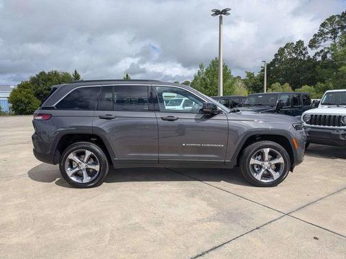 Metallic 2026 Jeep Grand Cherokee Limited