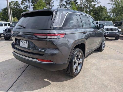 Metallic 2026 Jeep Grand Cherokee Limited