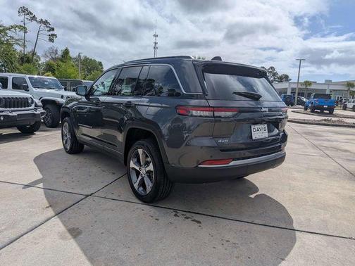 Metallic 2026 Jeep Grand Cherokee Limited