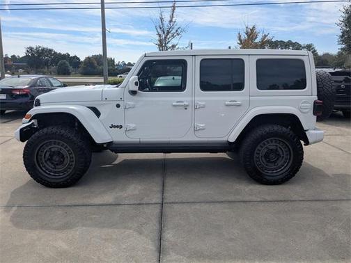 2021 Jeep Wrangler Unlimited Sahara Altitude