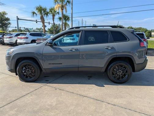 2023 Jeep Cherokee Altitude Lux