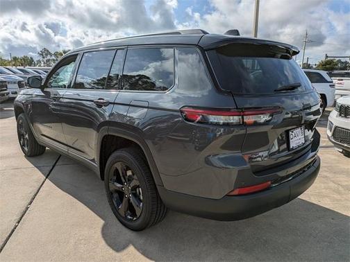 2025 Jeep Grand Cherokee L Laredo