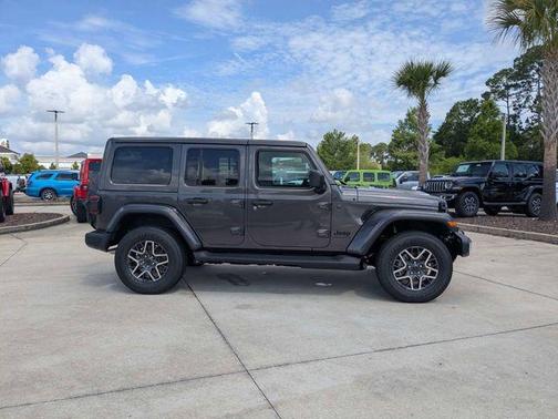 Granite Crystal Clearcoat Metallic 2026 Jeep Wrangler Sahara