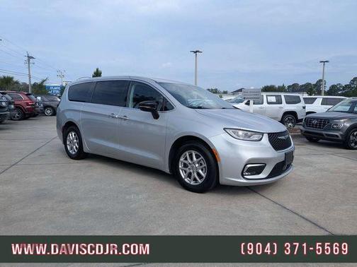 Silver Mist Clearcoat 2024 Chrysler Pacifica Touring-L